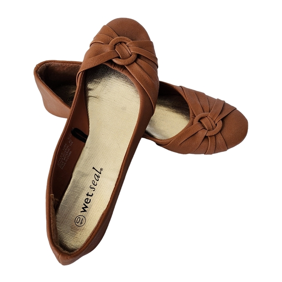 NEW! Patent Leather Flats - Picture 1 of 3